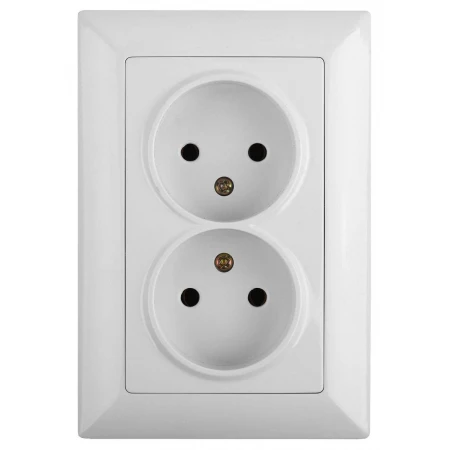 Розетка двойная ЭРА Intro Solo 2х2P 16A 250V белый 4-204-01 Б0043326